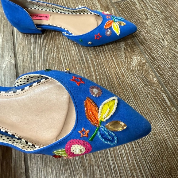 *Rare* Betsy Johnson Cypress Floral Embellished Women's Flats - Picture 4 of 7